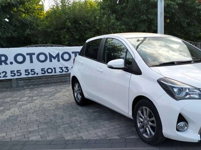 Toyota Yaris III Hatchback 5d Facelifting 1.0 VVT-i 69KM 2016