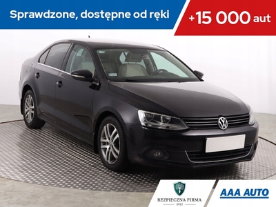 Volkswagen Jetta VI Sedan 2.0 TDI CR DPF 140KM 2011