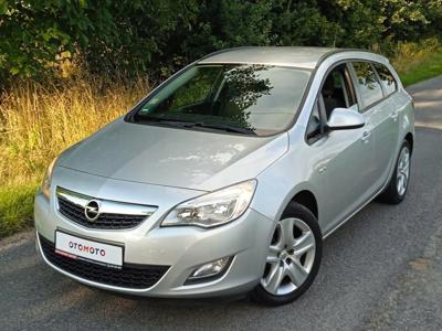 Opel Astra J Sports Tourer 1.4 Turbo ECOTEC 140KM 2012