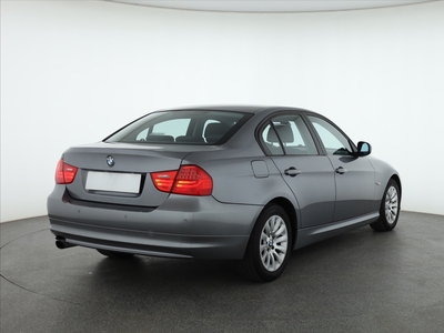 BMW 3 2009 318 i 163426km Sedan