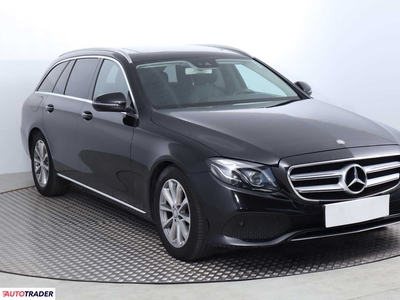 Mercedes E-klasa 2.0 191 KM 2016r. (Piaseczno)