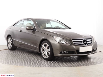 Mercedes E-klasa 2.1 201 KM 2009r. (Piaseczno)