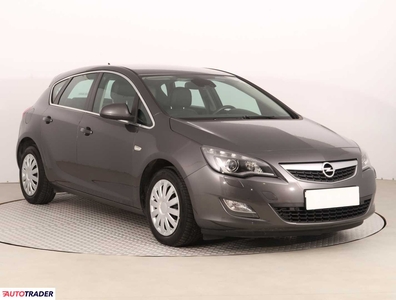 Opel Astra 1.6 113 KM 2010r. (Piaseczno)