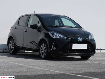 Toyota Yaris 1.5 99 KM 2017r. (Piaseczno)