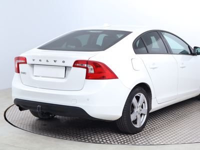 Volvo S60 2010 D3 289282km Sedan