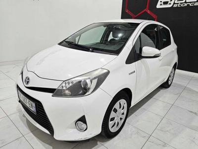 Toyota Yaris III Hatchback 5d Hybrid 100KM 2013