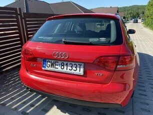 Audi A4 143KM ,podgrz. fotele, hak, światła dzienne,ESP, klimatronik, isofix