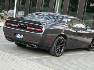 Dodge Challenger LIFT / SXT / Skóra / R20 / Bogata wersja / Gwarancja na ROK !