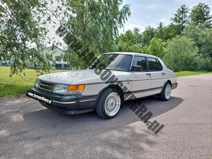 Saab 900