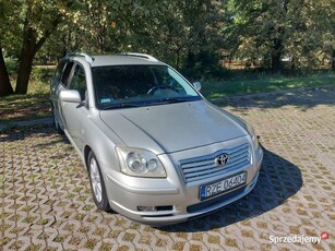 Toyota Avensis 2.0 Benzyna - 2004