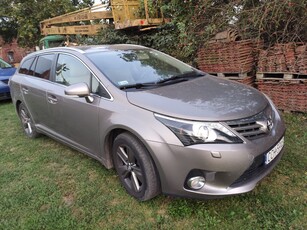 Toyota Avensis III 2.2l, Bogate wyposażenie, Kluczyk zbliżeniowy, Automat