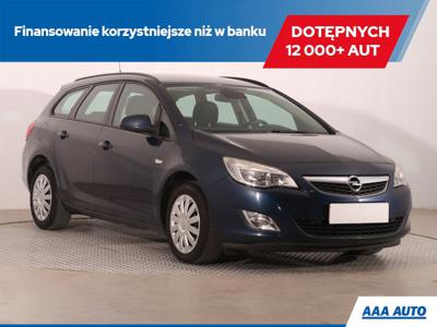 Opel Astra J Sports Tourer 1.4 Turbo ECOTEC 140KM 2011