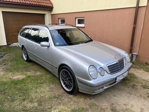 Mercedes benz S210 E240 02r Elegance