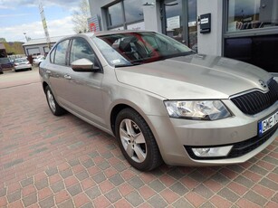 Syndyk sprzeda Skoda Octavia 1.0