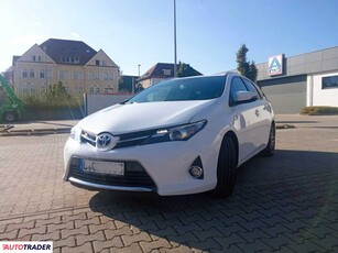 Toyota Auris 1.8 hybrydowy 99 KM 2015r.