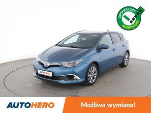 Toyota Auris II hybryda panorama navi kamera grzane fotele ACC