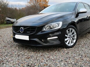 Volvo V60 D4 Drive-E R-Design Momentum