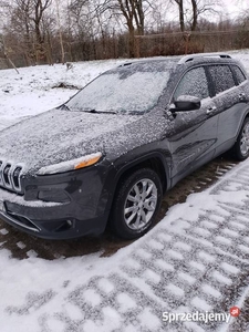 Bardzo ładny Jeep Cherokee