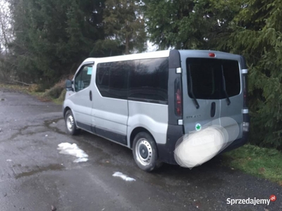 Do sprzedania renault trafik 9 osobowy