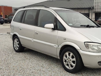 Opel Zafira 2.0 dti, climatronic, NAWIGACJA, HAK!