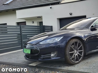 Tesla Model S 85