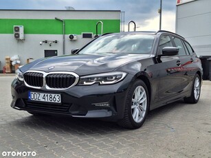 BMW Seria 3 318d Touring Advantage