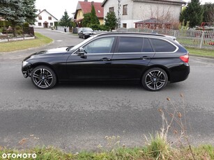 BMW Seria 3 320i Touring Advantage