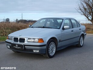 BMW Seria 3 323i