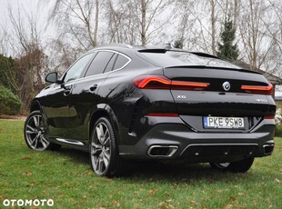 BMW X6 M50i