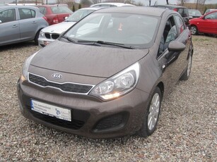 Kia Rio III kia rio 1,1 crdi fajan dla małej rodzinki.