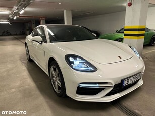 Porsche Panamera Standard