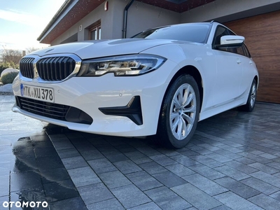 BMW Seria 3 318d Advantage