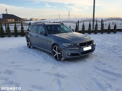 BMW Seria 3 318d Touring Sport Line