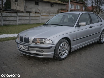 BMW Seria 3 318i