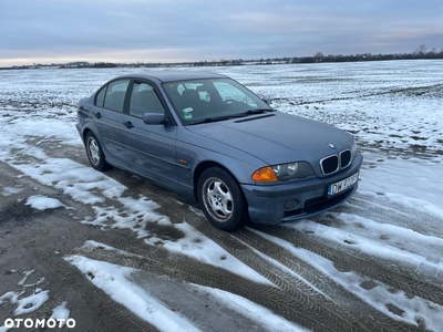 BMW Seria 3 318i