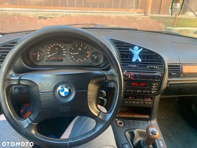 BMW Seria 3 318i