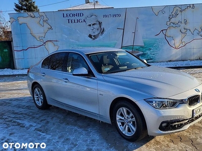 BMW Seria 3 318i Sport Line