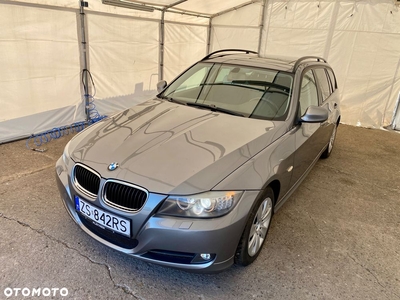 BMW Seria 3 318i Touring