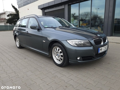 BMW Seria 3 318i Touring