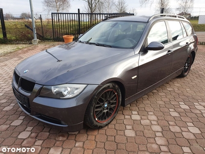 BMW Seria 3 318i Touring