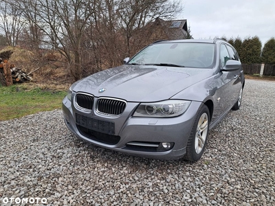 BMW Seria 3 320d xDrive DPF Touring Edition Exclusive