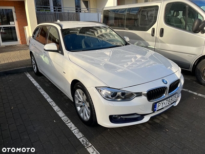 BMW Seria 3 320d xDrive Sport Line