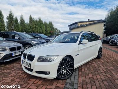 BMW Seria 3 320i Touring