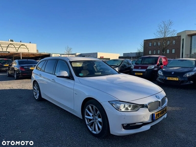 BMW Seria 3 325d Touring Modern Line