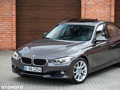 BMW Seria 3 328i Sport-Aut