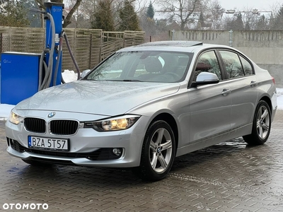 BMW Seria 3 328i xDrive