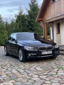 BMW Seria 3 328i xDrive Sport-Aut Luxury Line