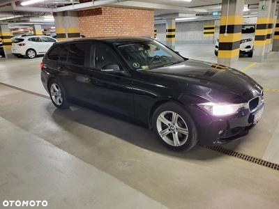 BMW Seria 3 330d Touring xDrive