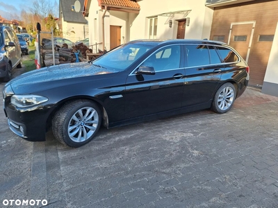 BMW Seria 5 525d xDrive Luxury Line