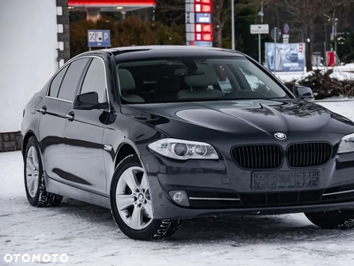 BMW Seria 5 528i Touring Luxury Line